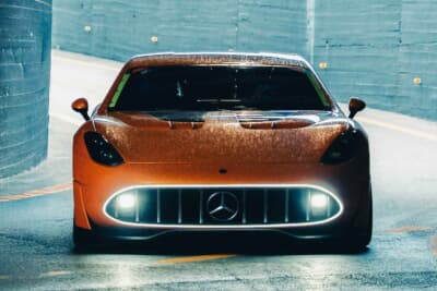 メルセデスAMG コンセプトAMG GT XX：ドライバー交代でピットに滑り込んでくるコンセプトAMG GT XX