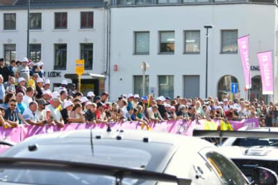 炎天下の中、長時間の場所取りとパレード見学は体力消耗との勝負ですね