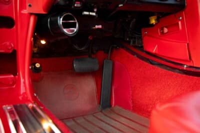 24万800ドル（邦貨換算約3580万円）で落札されたシボレー「コルベット スティングレイ 427」C）Courtesy of RM Sotheby's