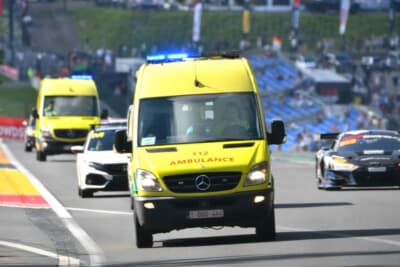 セーフティカー導入中に救急車やメディカルカーが通るとドキっとしますね