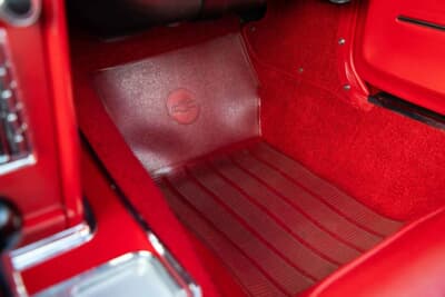 24万800ドル（邦貨換算約3580万円）で落札されたシボレー「コルベット スティングレイ 427」C）Courtesy of RM Sotheby's