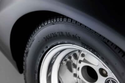 52万7500ドル（邦貨換算約7810万円）で売却されたランボルギーニ「カウンタック 25thアニバーサリー」（C）Courtesy of Broad Arrow