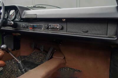 オークション終了後に6万4400ドル（邦貨換算約950万円）で販売されたポルシェ「914」（C）Courtesy of Broad Arrow