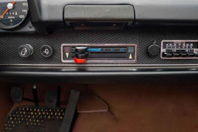 オークション終了後に6万4400ドル（邦貨換算約950万円）で販売されたポルシェ「914」（C）Courtesy of Broad Arrow