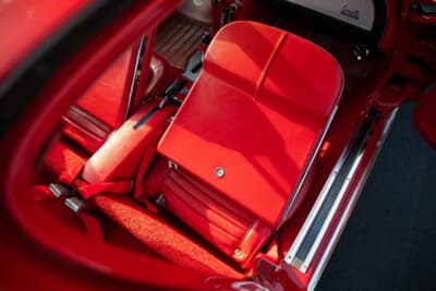 24万800ドル（邦貨換算約3580万円）で落札されたシボレー「コルベット スティングレイ 427」C）Courtesy of RM Sotheby's