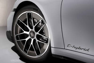 ポルシェ911ターボS:フロント420mm、リア410mmのディスクをセットアップした制動力