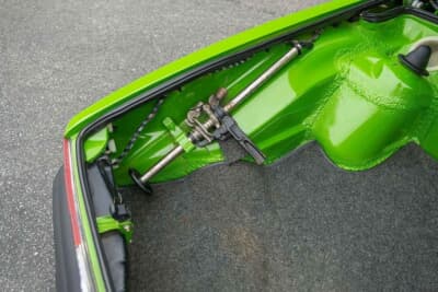 オークション終了後に6万4400ドル（邦貨換算約950万円）で販売されたポルシェ「914」（C）Courtesy of Broad Arrow