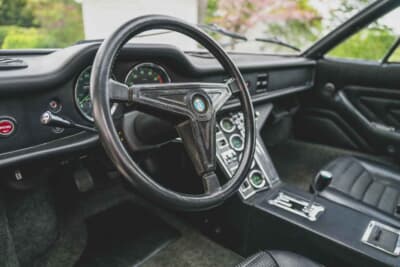 24万6400ドル（邦貨換算約3630万円）で落札されたデ・トマソ「パンテーラL」（C）Courtesy of RM Sotheby's