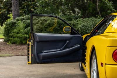 91万2500ドル(邦貨換算約1億3430万円)で落札されたフェラーリ「F512M」(C)Courtesy of RM Sotheby's