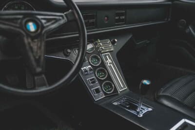 24万6400ドル（邦貨換算約3630万円）で落札されたデ・トマソ「パンテーラL」（C）Courtesy of RM Sotheby's