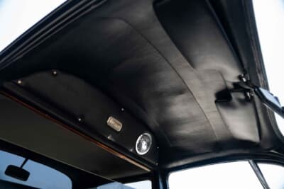 33万5000ドル（邦貨換算約4940万円）で落札されたフォルクスワーゲン「ビートル リムジン」C）Courtesy of RM Sotheby's