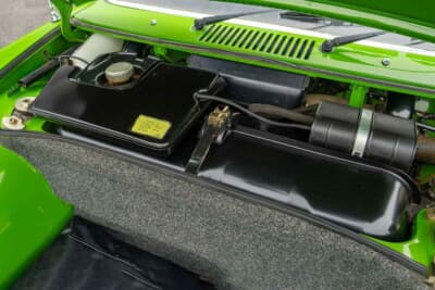 オークション終了後に6万4400ドル（邦貨換算約950万円）で販売されたポルシェ「914」（C）Courtesy of Broad Arrow