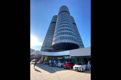 本社ビルの下で愛車の写真を撮ってみたい