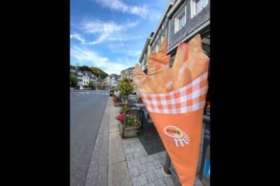 地元友達のおススメ、マルメディの街で一番おいしいと評判のフライドポテト屋さん