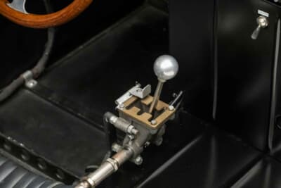 72万ドル（邦貨換算約1億700万円）で落札されたデ・トマソ「P70」C）Courtesy of RM Sotheby's