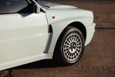 17万3600ドル（邦貨換算約2570万円）で落札されたランチア「デルタHFインテグラーレ エヴォルツィオーネ」（C）Courtesy of RM Sotheby's