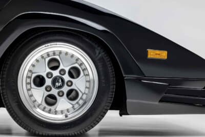 52万7500ドル（邦貨換算約7810万円）で売却されたランボルギーニ「カウンタック 25thアニバーサリー」（C）Courtesy of Broad Arrow