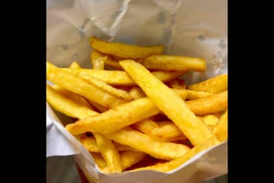 街で一番おいしいと噂のポテトLサイズですが、ペロリと食べ切っちゃいます