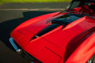 24万800ドル（邦貨換算約3580万円）で落札されたシボレー「コルベット スティングレイ 427」C）Courtesy of RM Sotheby's