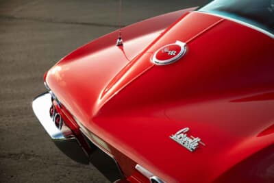 24万800ドル（邦貨換算約3580万円）で落札されたシボレー「コルベット スティングレイ 427」C）Courtesy of RM Sotheby's