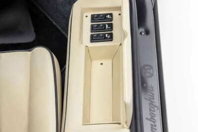 52万7500ドル（邦貨換算約7810万円）で売却されたランボルギーニ「カウンタック 25thアニバーサリー」（C）Courtesy of Broad Arrow