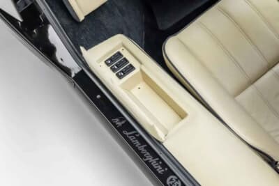 52万7500ドル（邦貨換算約7810万円）で売却されたランボルギーニ「カウンタック 25thアニバーサリー」（C）Courtesy of Broad Arrow