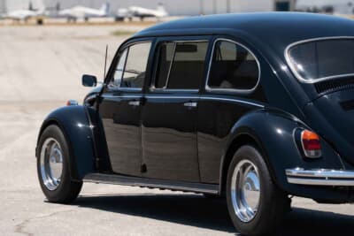 33万5000ドル（邦貨換算約4940万円）で落札されたフォルクスワーゲン「ビートル リムジン」C）Courtesy of RM Sotheby's