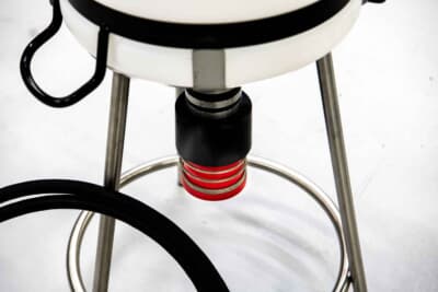 1100万5000ドル（邦貨換算約16億3600万円）で落札されたフェラーリ「F40コンペティツィオーネ」（C）Courtesy of RM Sotheby's