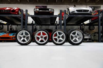 1100万5000ドル（邦貨換算約16億3600万円）で落札されたフェラーリ「F40コンペティツィオーネ」（C）Courtesy of RM Sotheby's