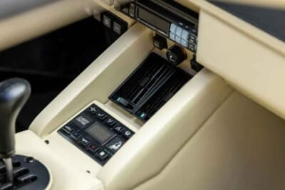 52万7500ドル（邦貨換算約7810万円）で売却されたランボルギーニ「カウンタック 25thアニバーサリー」（C）Courtesy of Broad Arrow