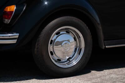 33万5000ドル（邦貨換算約4940万円）で落札されたフォルクスワーゲン「ビートル リムジン」C）Courtesy of RM Sotheby's