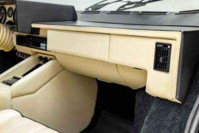 52万7500ドル（邦貨換算約7810万円）で売却されたランボルギーニ「カウンタック 25thアニバーサリー」（C）Courtesy of Broad Arrow