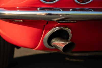 24万800ドル（邦貨換算約3580万円）で落札されたシボレー「コルベット スティングレイ 427」C）Courtesy of RM Sotheby's