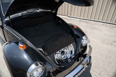 33万5000ドル（邦貨換算約4940万円）で落札されたフォルクスワーゲン「ビートル リムジン」C）Courtesy of RM Sotheby's