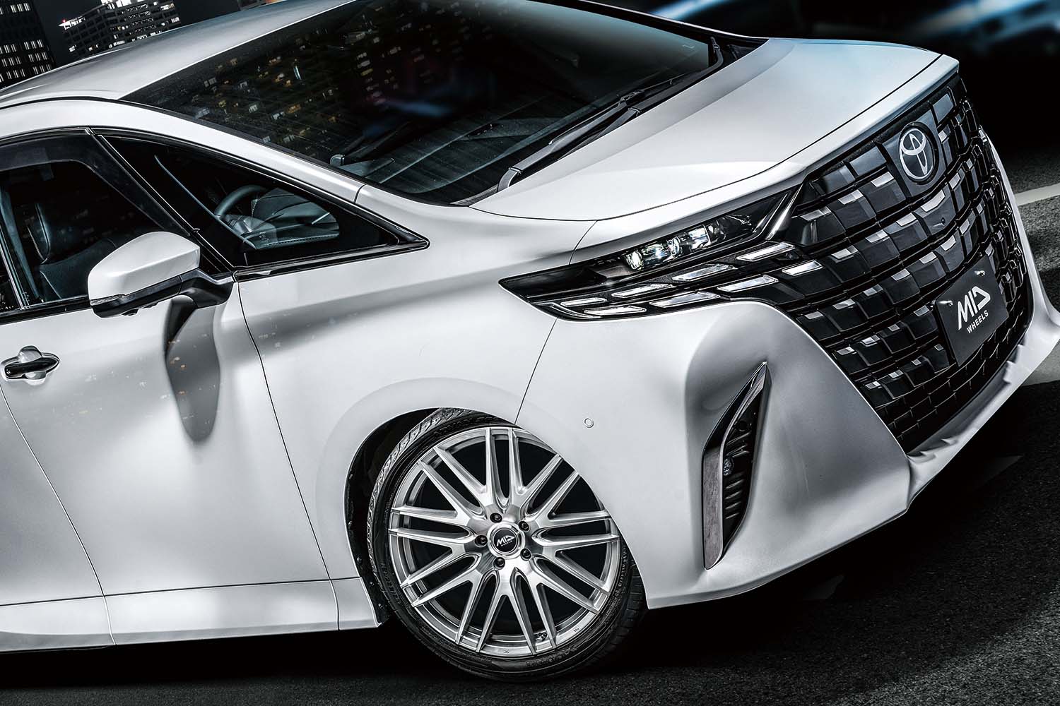 MIDホイールからトヨタ「アル＆ヴェル」オーナーへ朗報！「高級感