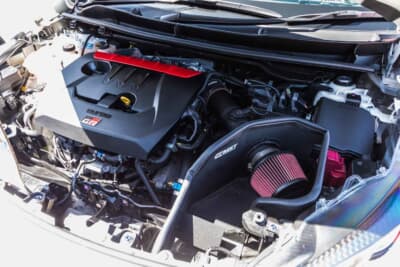 トヨタ GRヤリス：排気系はKUHL RACINGで、吸気系にはMSTのエアインテーク、さらにタービンには強化ブローオフバルブなどを装着