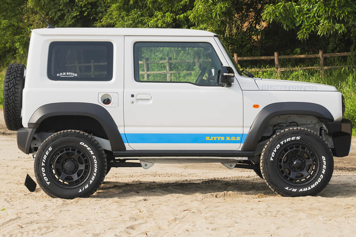 クロカン4WDのパワフルさを足もとから演出するWEDS ADVENTURE「マッド