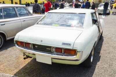 トヨタ セリカ 1400LT:後期型のリヤコンビランプは、ウインカーとストップランプが独立している