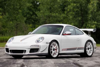 107万7500ドル(邦貨換算約1億5859万円)で落札されたポルシェ「911 GT3 RS 4.0」(C)Courtesy of RM Sotheby's