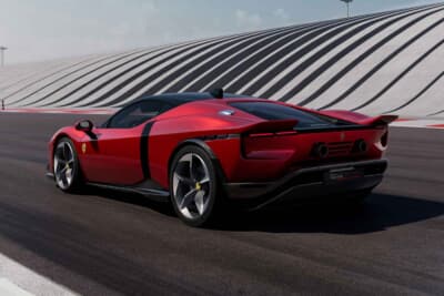 フェラーリ849テスタロッサ：V8ツインターボエンジン＋前後で３基のモーターのプラグインハイブリッド