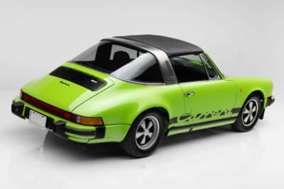 30万2000ドル(邦貨換算約4450万円)で落札されたポルシェ「911カレラ 2.7タルガ」(C)Courtesy of RM Sotheby's