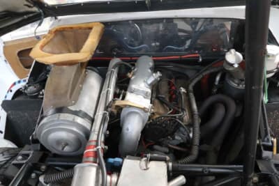 ランチア ラリー:2L直4スーパーチャージャーエンジン自体は意外にもコンパクトに纏まっている