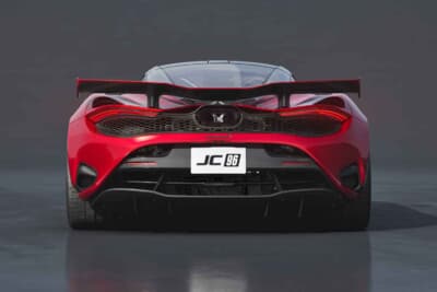 マクラーレン750S JC96：レイズド・アクティブ・リアスポイラーはシングルピースのカーボンファイバー製でグロスブラックペイント