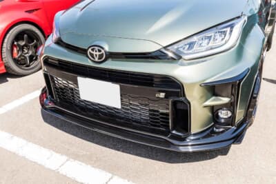 トヨタ GRヤリス：フロントとサイドスポイラーのみTRD製を装着している