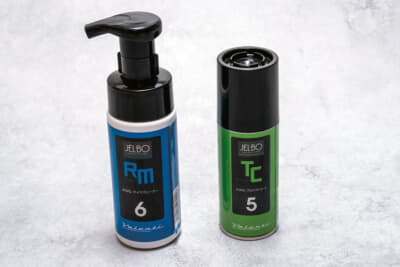 <左>JEWEL RM6タイヤクリーナー¥3,080<右>プロテクトコート ¥3,740