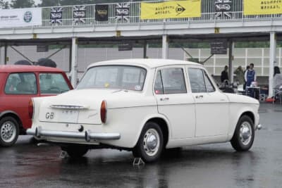 ヒルマン ミンクス シリーズⅤ:ナンバーをお見せできないのは残念だが、伊藤忠自動車輸入車部時代1964年に輸入され、伊藤忠オートが発足した1965年に付けられた「茨5」という旧いナンバーを維持している