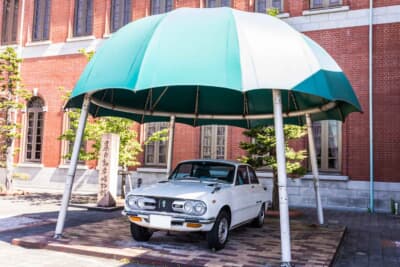 いすゞ ベレットが出迎えてくれる