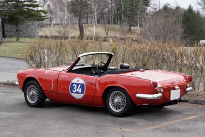 トライアンフ スピットファイアMk3:1962年にデビューしたトライアンフ スピットファイアはシリーズ進化をしながら1981年まで生産されたロングセラーである。南さんご夫妻の愛車は1968年式のMk3モデルだ