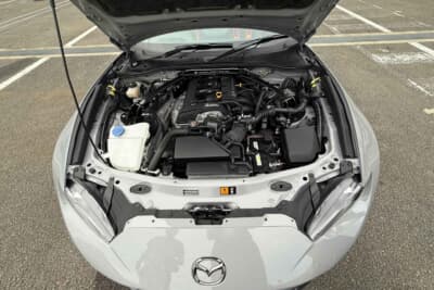 ベースはロードスターRFで、2Lエンジンを搭載