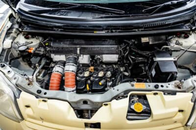 ダイハツ エッセ：1クラスはフルコンが認められている。齊藤の車両はLINKのクロフネで現車セッティングをしている